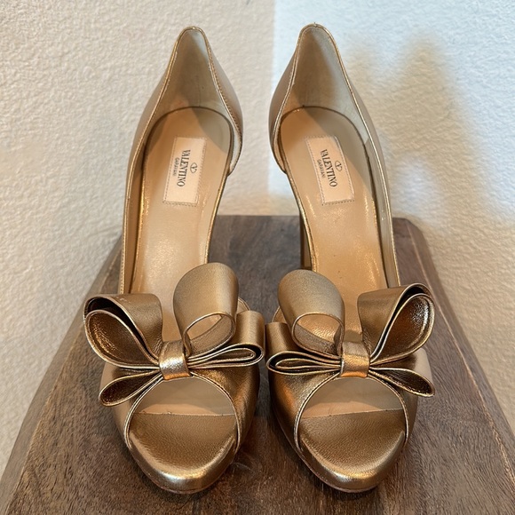 VALENTINO GARAVANI D'Orsay Bow Gold Metallic Open Toe Pumps Size 401/2 US 91/2 - Picture 3 of 13